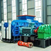 鵝卵石用什么制沙機(jī)好_對輥制砂機(jī)報(bào)價(jià)多少錢一臺(tái)